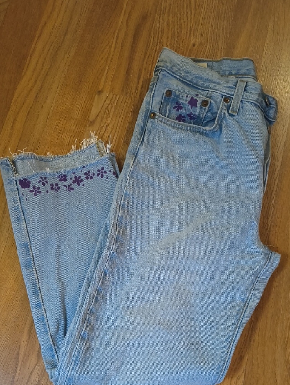 Levis 501 Mom Jeans ♥️ 💜 Hand Painted 🫟 Cropped
